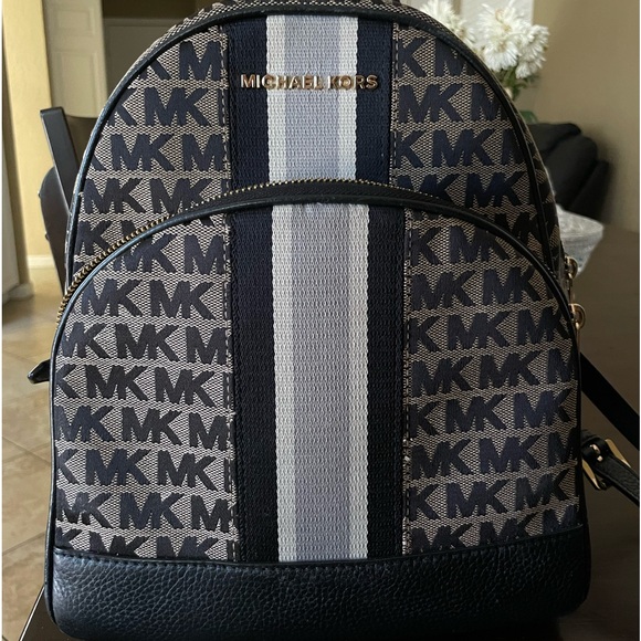 MICHAEL KORS BACKPACK - Picture 1 of 3